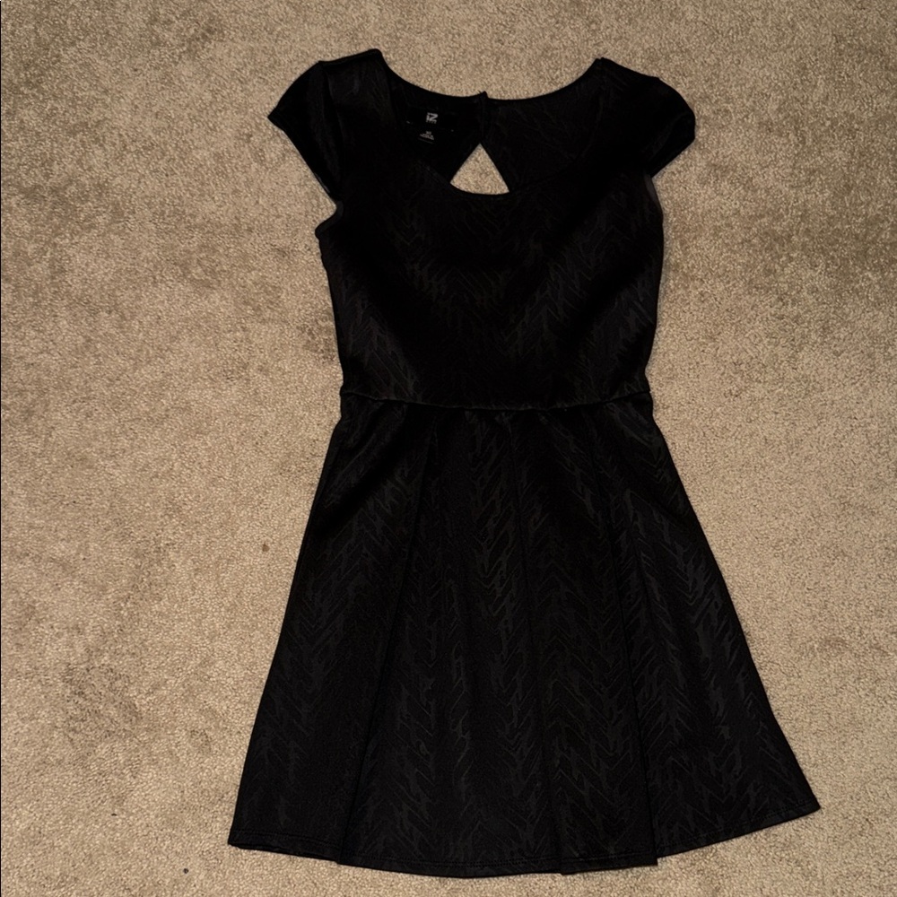 Elegant Black Dress with Cap Sleeves